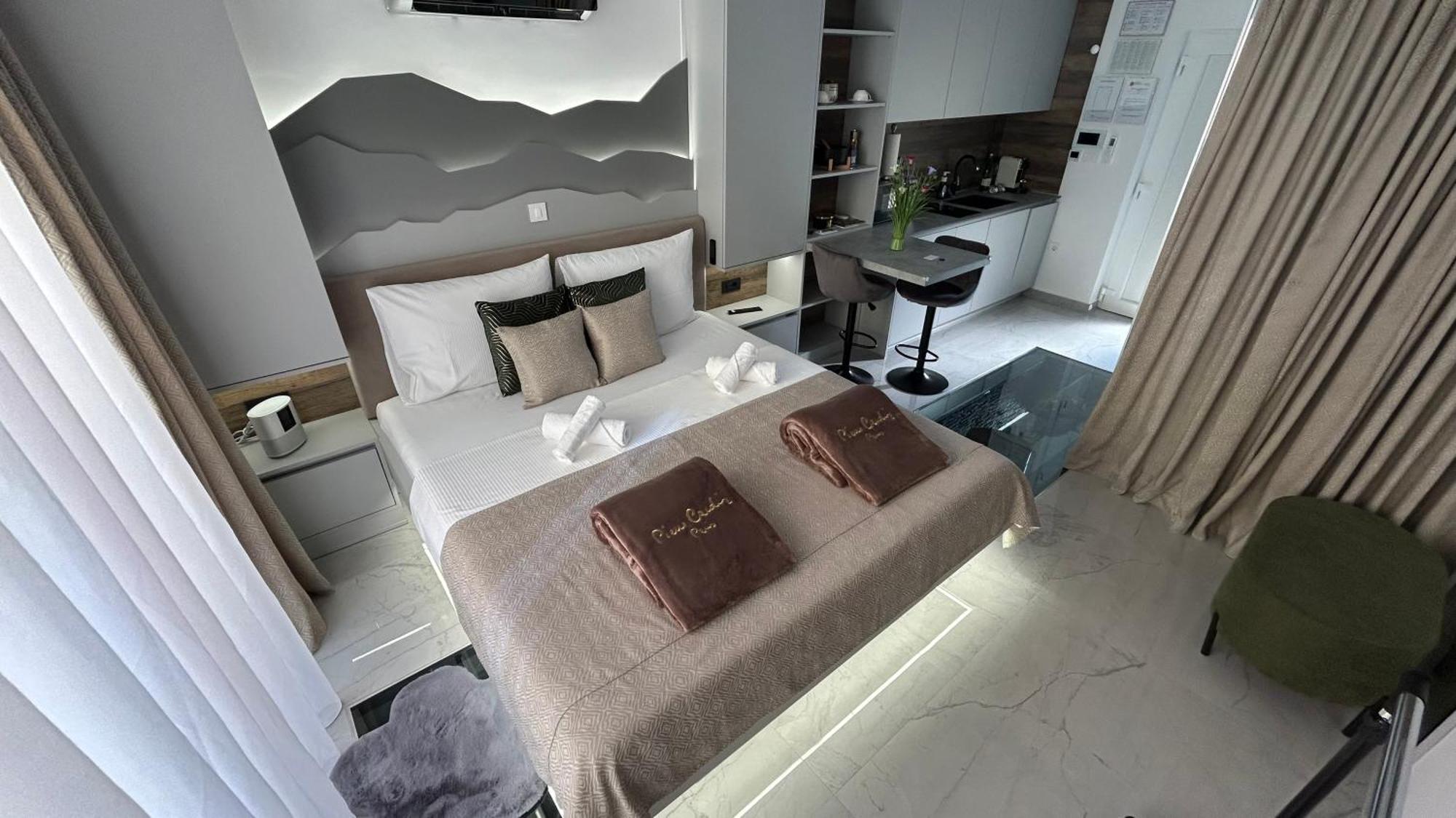 La Luna Petite Suite Deluxe With Free Jacuzzi, Bikes & Covered Parking Nasice Exterior photo